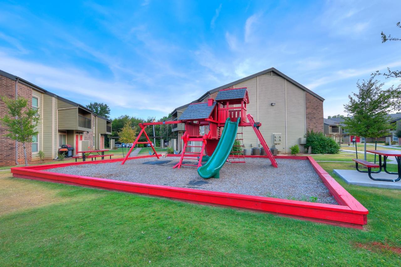 Ou Sooner, Pool & Gym, Bbq, Netflix, 100Mb Internet, Lg Washer & Dryer, Close To Ou! Norman Eksteriør bilde